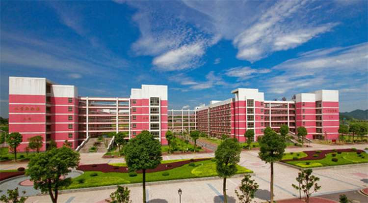 2023 Hunan University of Traditional Chinese Medicine will enroll Taiwan high school graduates according to the results of Taiwan's University Entrance Examination Subject Ability Test 2023年湖南中医药大学依据台湾地区大学入学考试学科能力测试成绩招收台湾高中毕业生招生简章