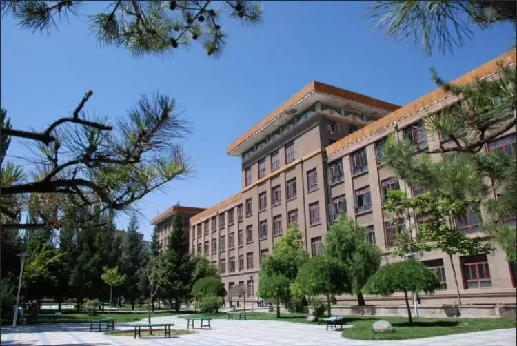 2021 Qinghai Minzu University International Student Enrollment Brochure 2021年青海民族大学来华留学生招生简章