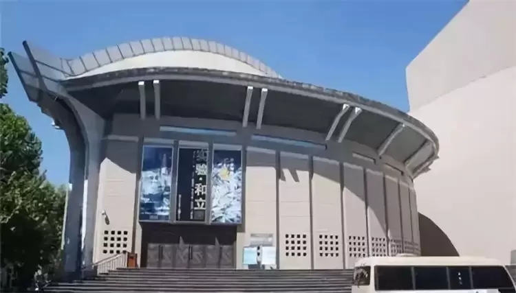 2021 Xian Academy of Fine Arts International Student Enrollment brochure 2021年西安美术学院留学生招生简章