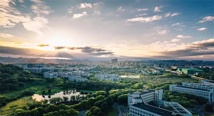 2021 Shaoxing College of Arts and Sciences International Student Enrollment brochure 2021年绍兴文理学院留学生招生简章