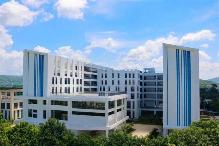 2021 Hainan Tropical Ocean University Enrollment Brochure of International College 2021年海南热带海洋学院国际学院招生简章