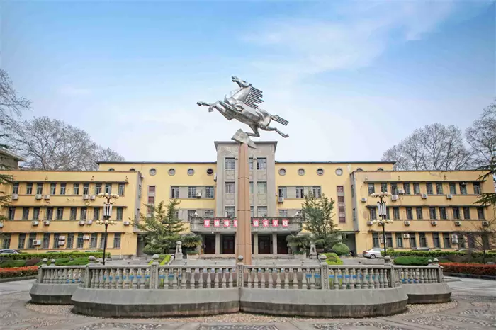 2022 Wuhan University of Technology "Silk Road" Chinese Government Scholarship Program Enrollment Brochure 2022年武汉理工大学“丝绸之路”中国政府奖学金项目招生简章 WentChina 2022 Wuhan University of Technology "Silk Road" Chinese Government Scholarship Program Enrollment Brochure 2022年武汉理工大学“丝绸之路”中国政府奖学金项目招生简章