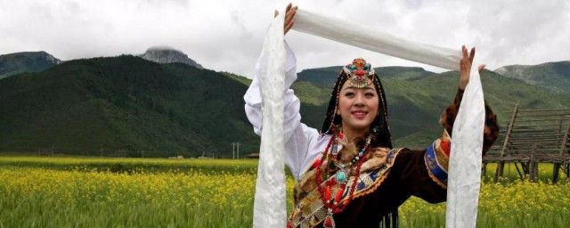 The Tibetan people 藏族