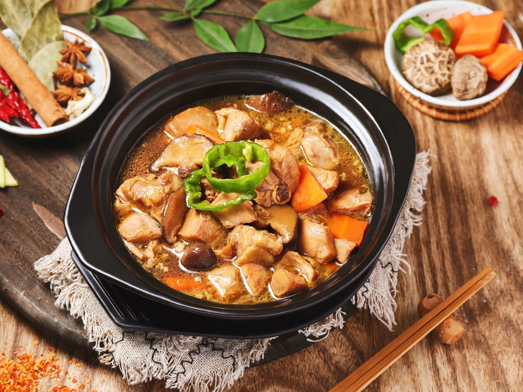 Braised Chicken Rice 黄焖鸡米饭