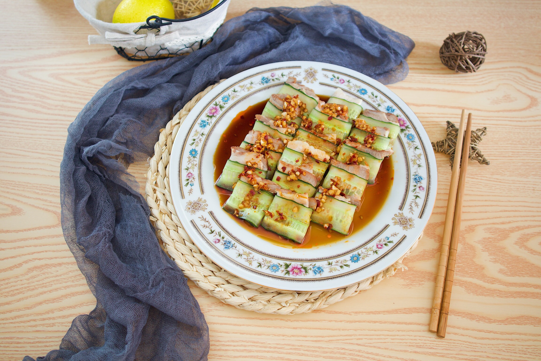 Sliced Boiled Pork with Garlic Sauce 蒜泥白肉