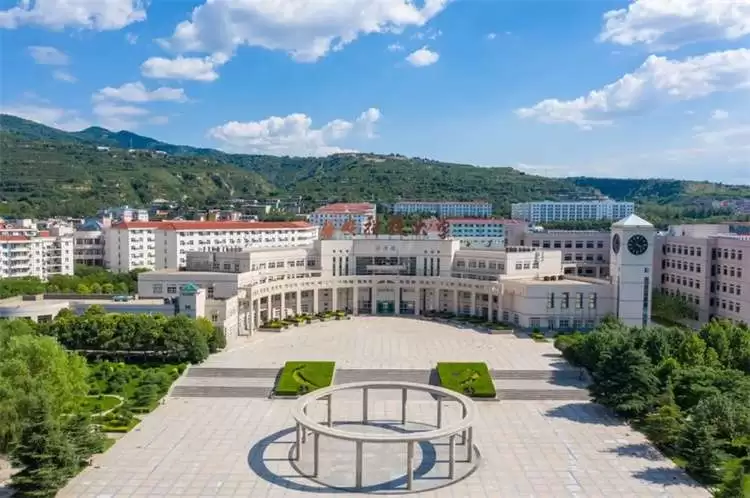 2023 Xian University of Science and Technology International Student Enrollment Brochure 2023年西安科技大学国际学生招生简章