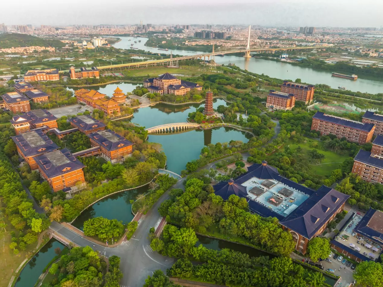 2024 International Undergraduate Students Admission Guide of Southern Medical University (English Medium Programs)