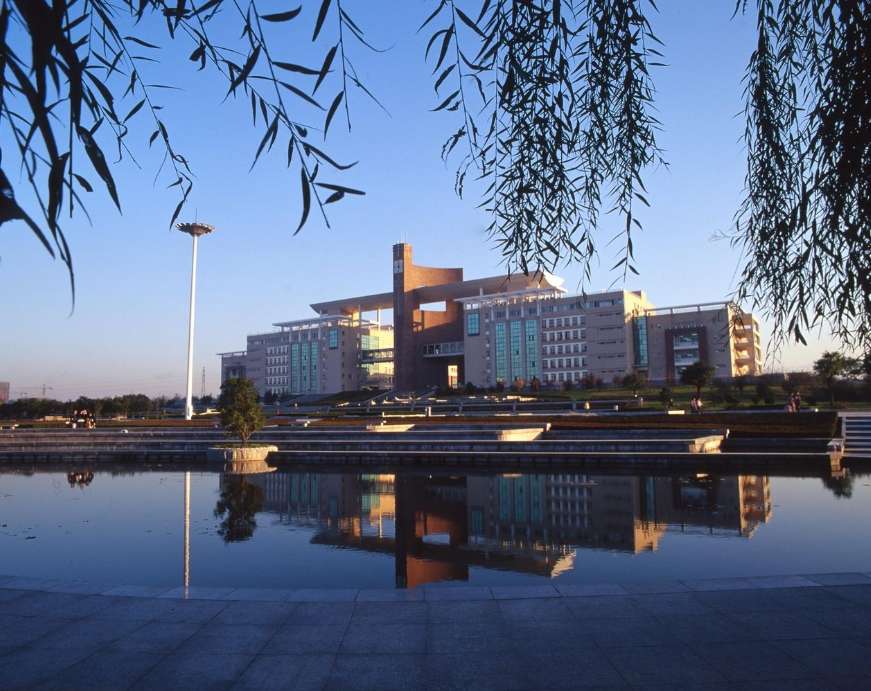 Northwest University of Political Science and Law 2021 Enrollment Brochure for International Students in China 西北政法大学2021年来华留学生招生简章