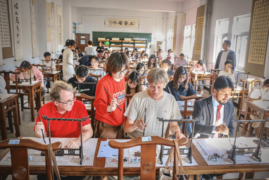 Anqing Normal University Short-term Study/Exchange Programs Admission Brochure (2024) 安庆师范大学 2024年短期来华学习/交流项目手册  