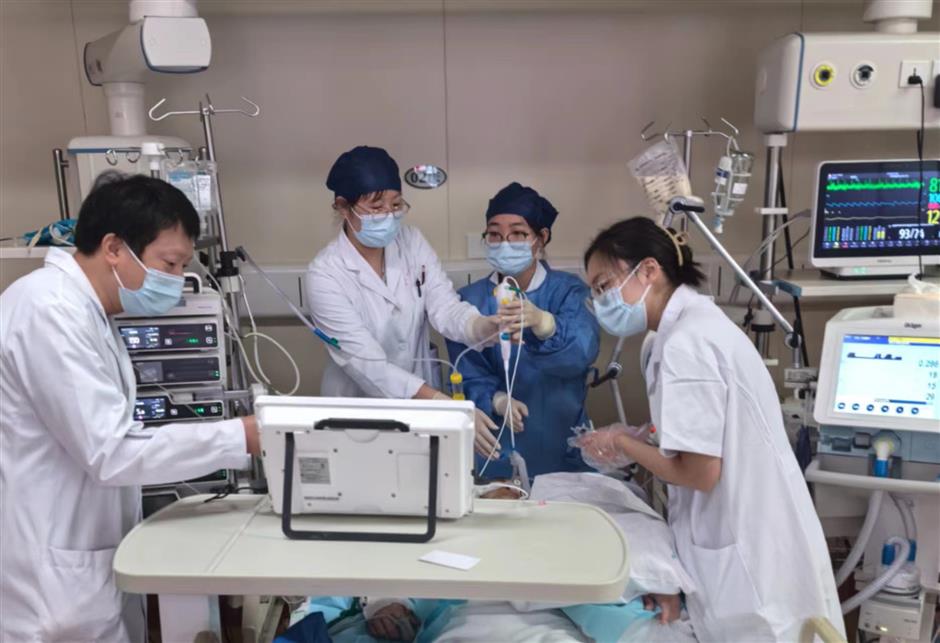 Soaring temperatures blamed for rise in heatstroke patients