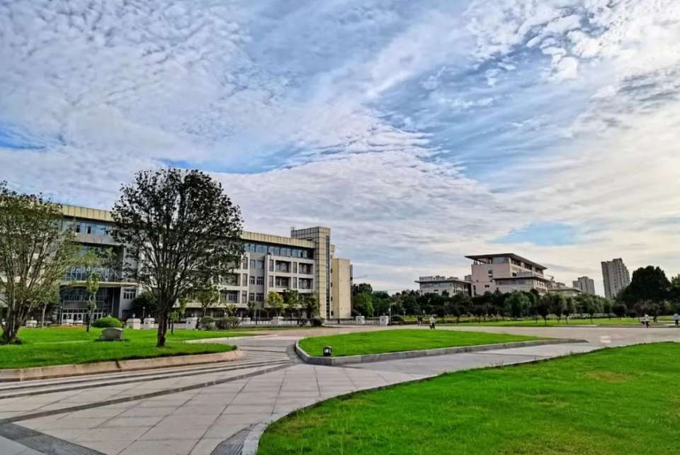 2024 Admission Brochure for Master / Doctoral Programs of Xuzhou Medical University
