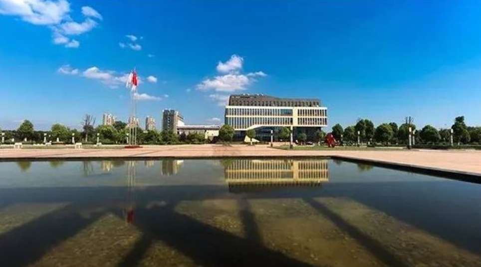 2024 Admission Brochure for Undergraduate Program in Nursing (English Medium) of Xuzhou Medical University