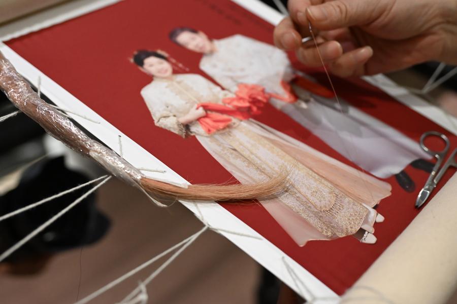 Centuries-old hair embroidery in east China's Jiangxi