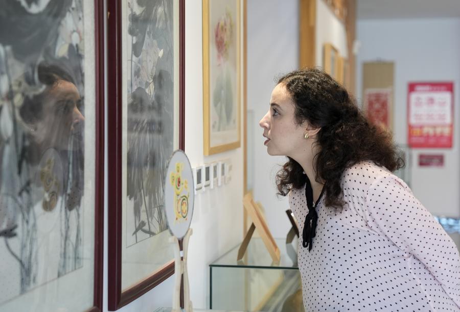 Foreign expert fascinated by Chinese culture