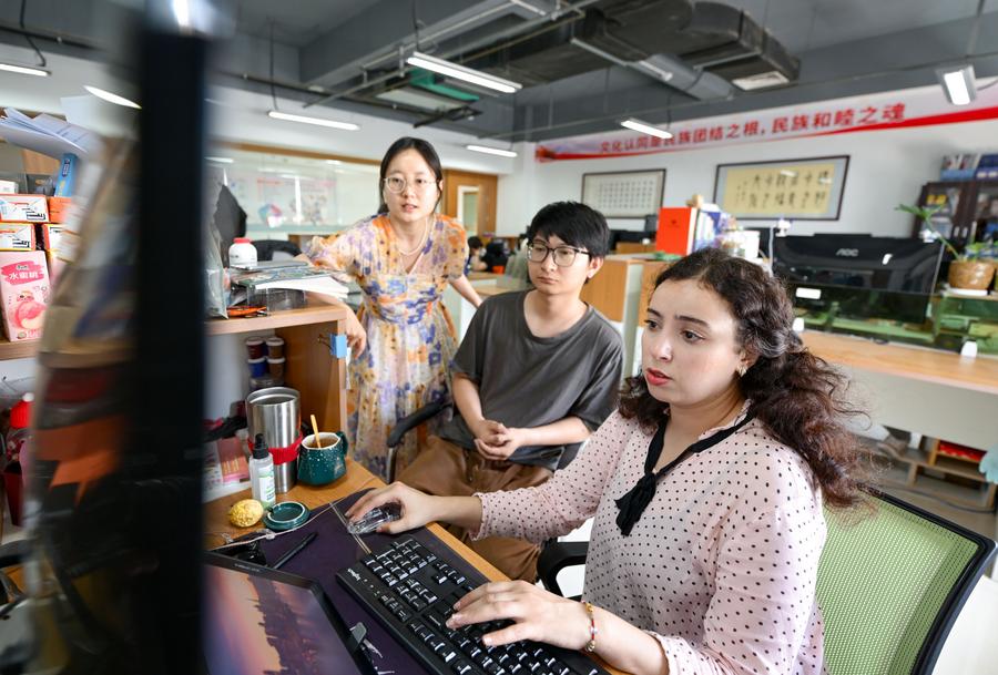 Foreign expert fascinated by Chinese culture