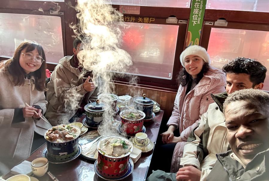 Foreign expert fascinated by Chinese culture