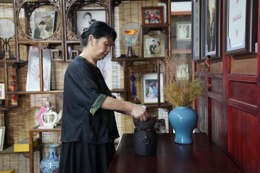 Centuries-old hair embroidery in east China's Jiangxi