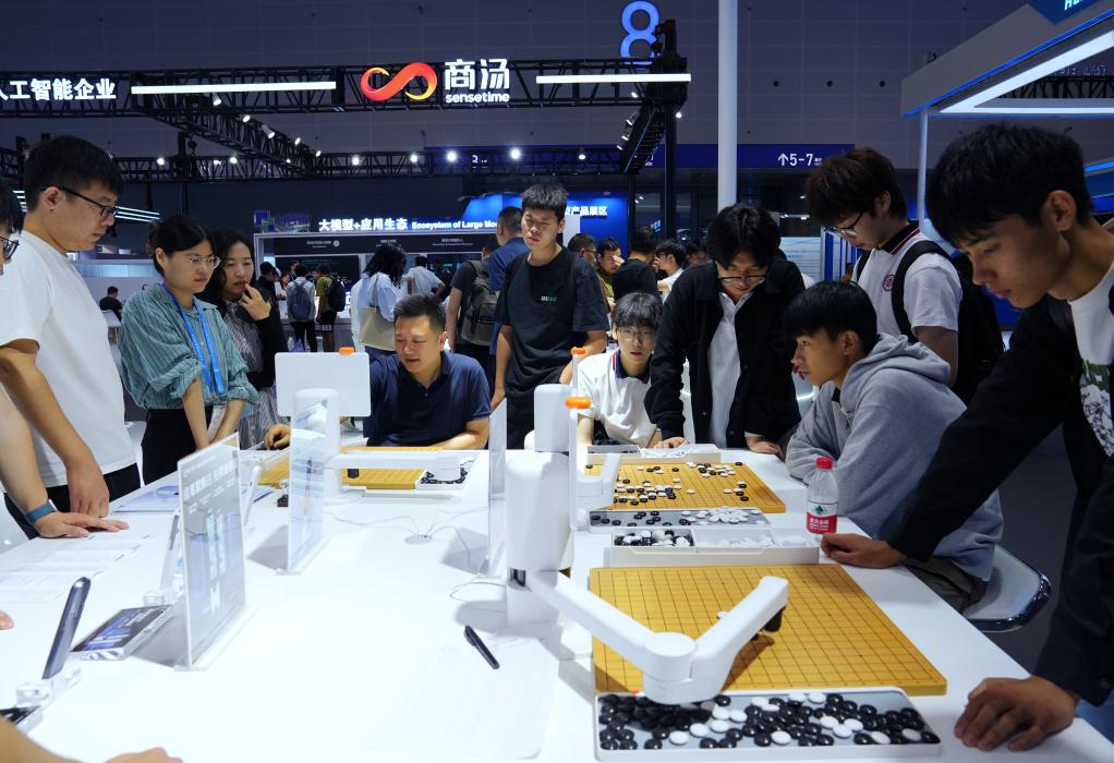 Smiley's Vlog | A journey through China's innovative digital city Hangzhou