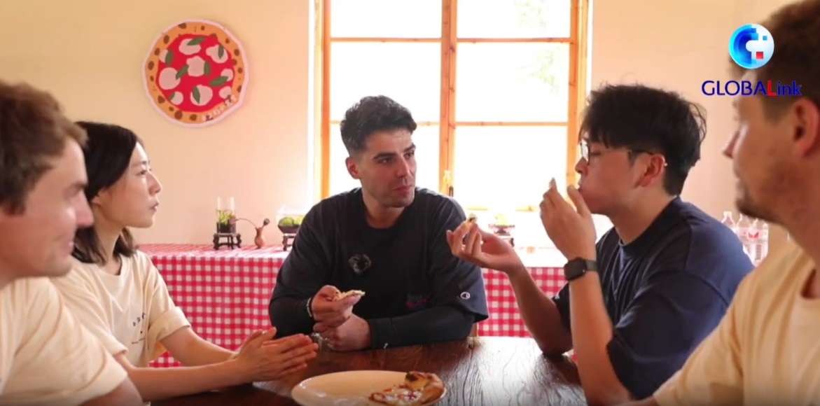 Discover unique pizzas by an American chef in China