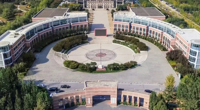 2025 Admission Guide for International Students Applying for English-Taught Master and Doctoral Degree Programs University of Chinese Academy of Social Sciences