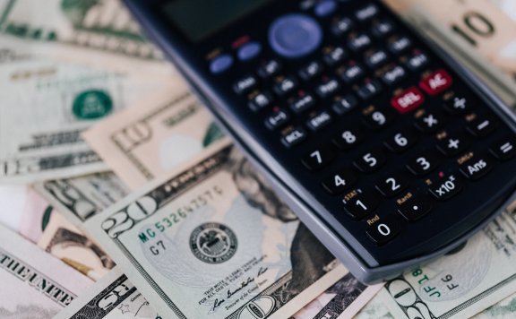 How much does it cost of study in China 2023?