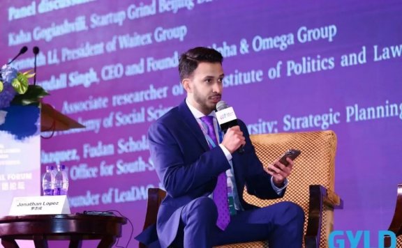 Jonathan Lopez: Building bridges between China and Colombia