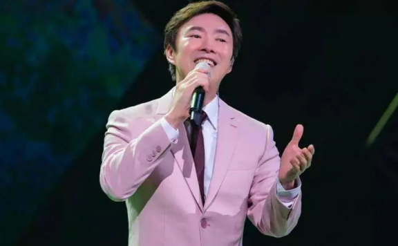 A Spray of Flowering Plum 一剪梅