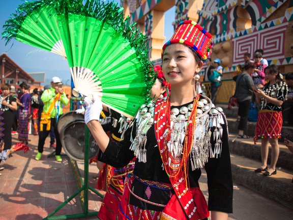 The Jingpo people  景颇族