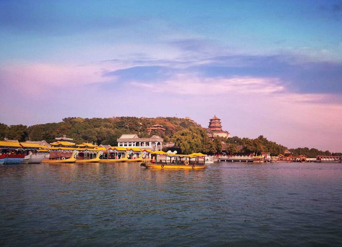 Longevity Hill and Kunming Lake 万寿山与昆明湖