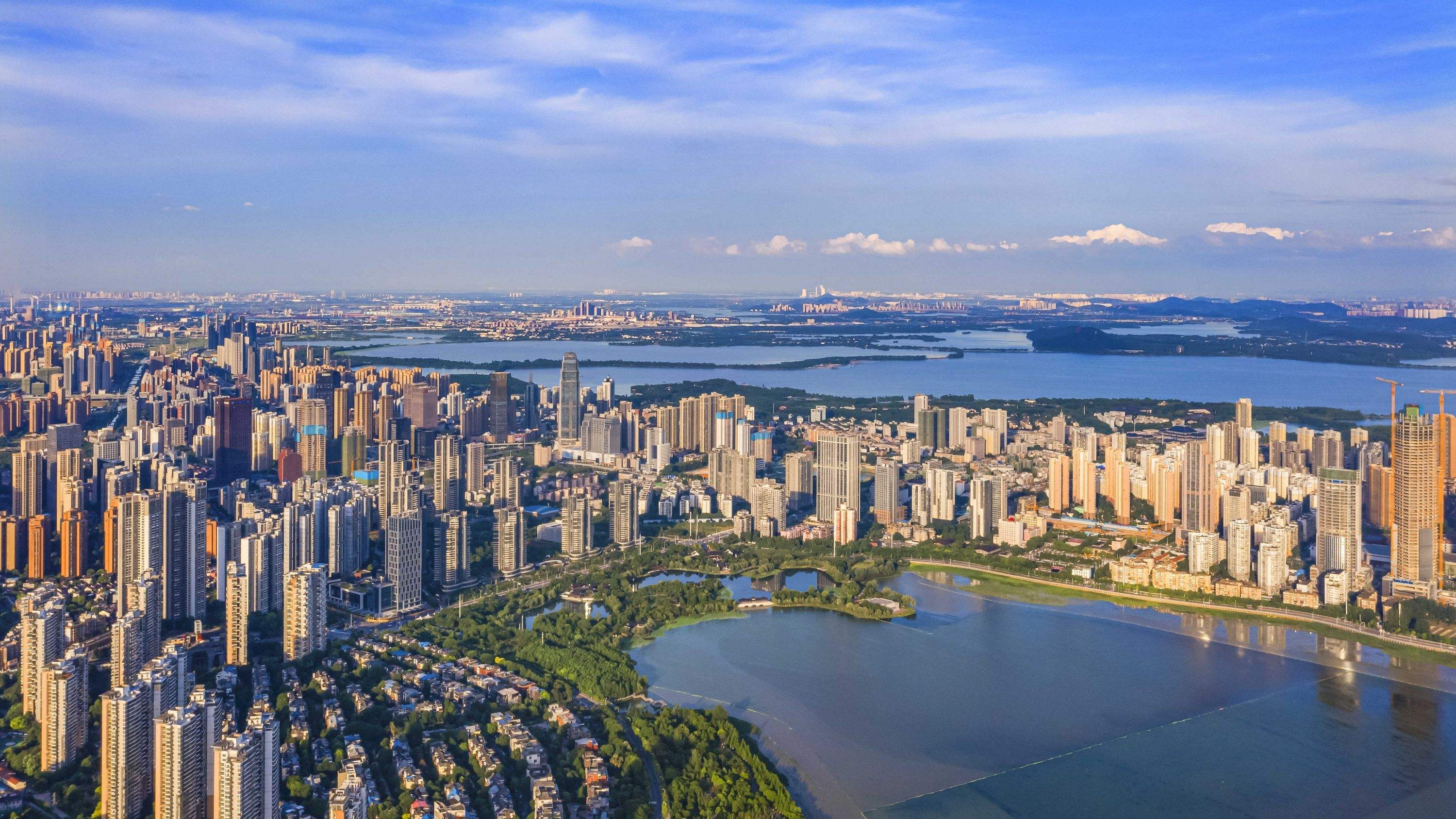 2025 International Student Enrollment Brochure of Zhongnan University of Economics and Law