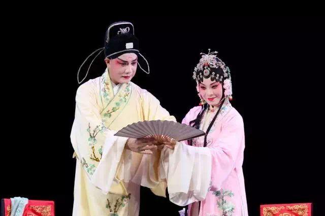 The Peach Blossom Fan 桃花扇
