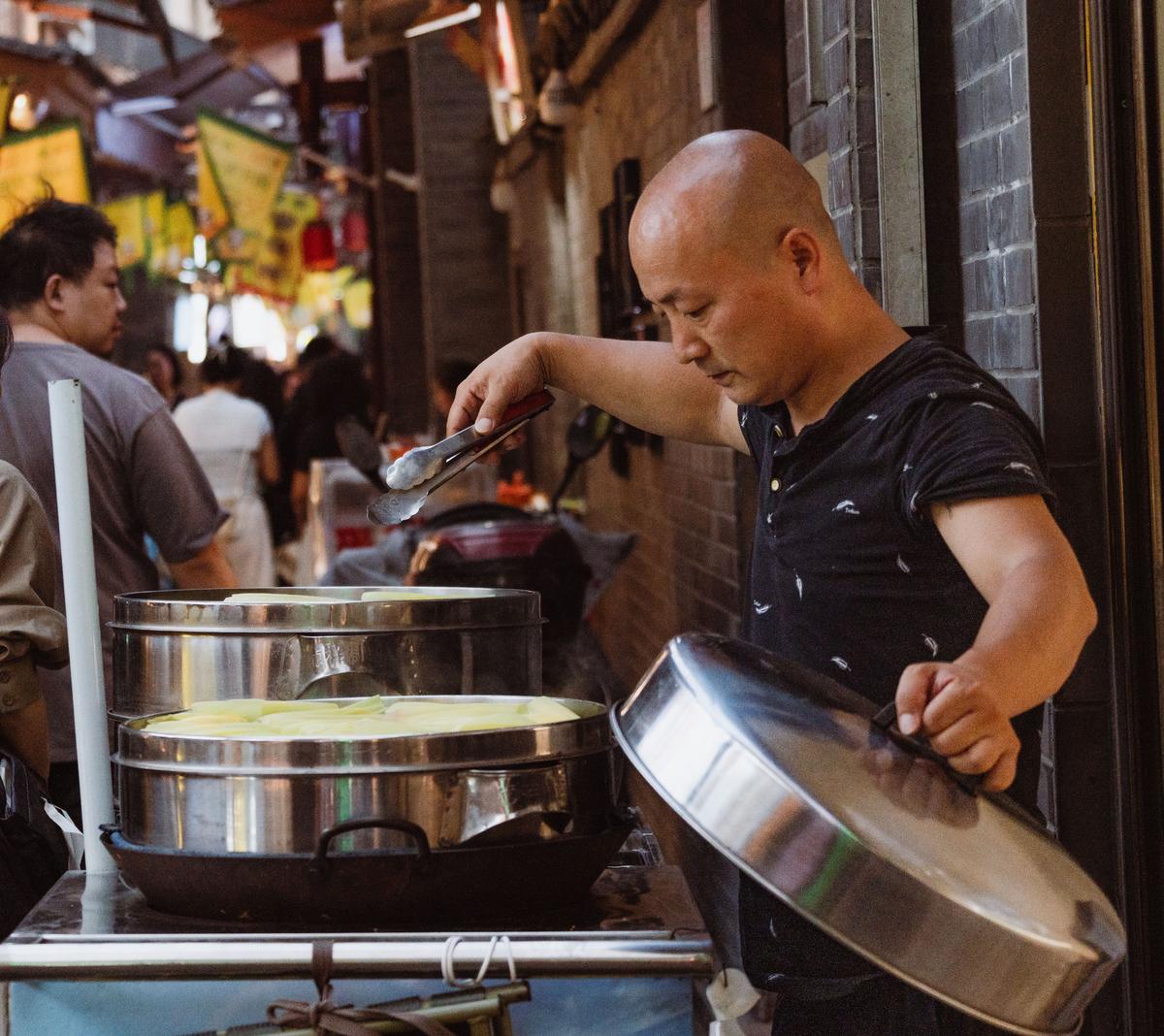 Eating in China: A Foreign Student's Honest Guide to Canteen, Street Food, and Eating Out