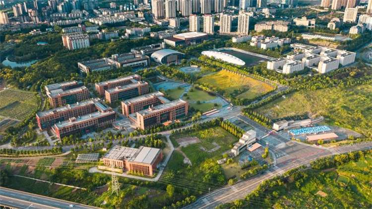 2019 Changjiang Normal University International Student Enrollment Brochure 2019年长江师范学院留学生招生简章 WentChina - Your Ultimate Guide to Studying in China 2019 Changjiang Normal University International Student Enrollment Brochure 2019年长江师范学院留学生招生简章