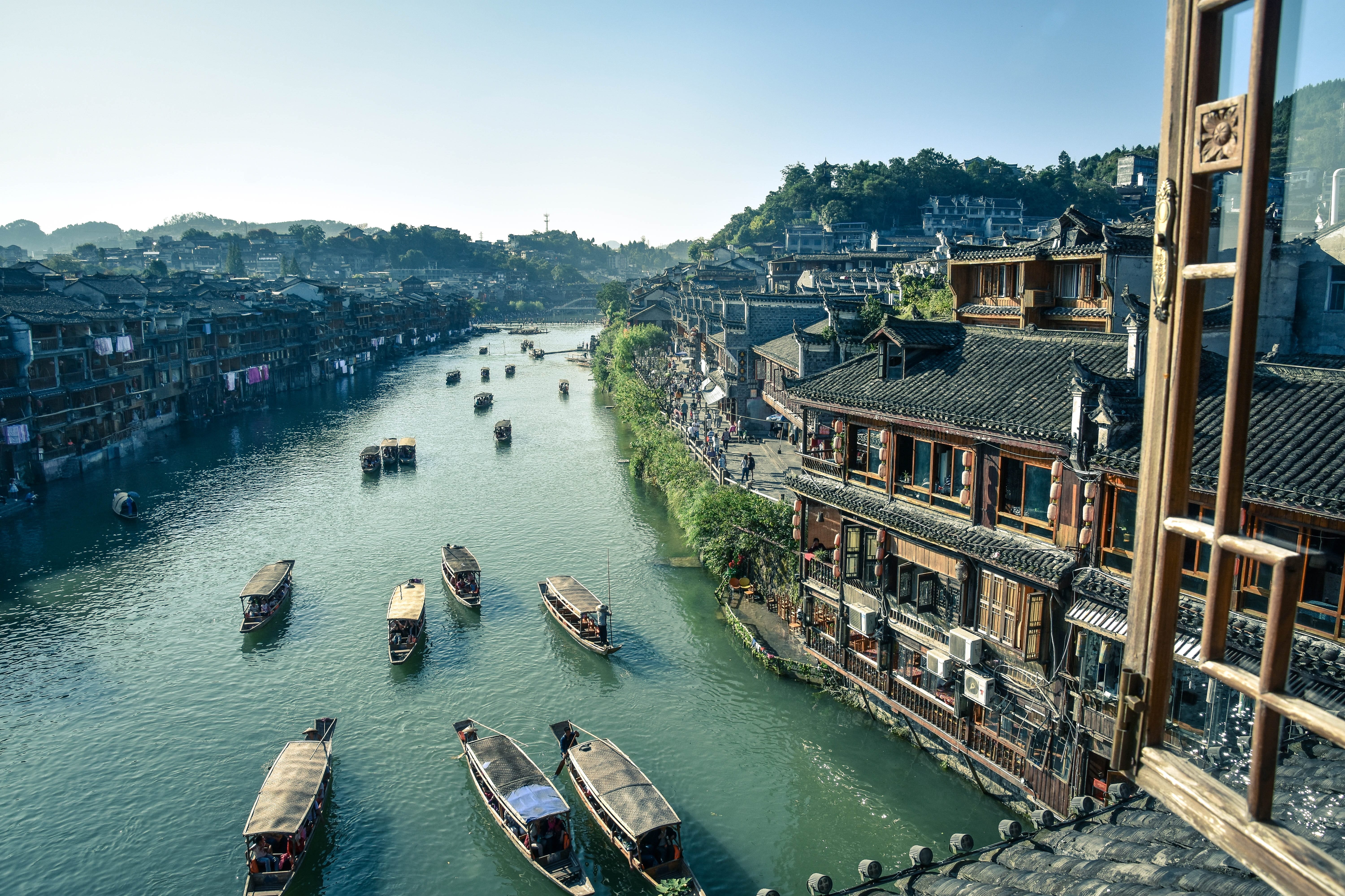 Xinhua News | China sees travel surge during Mid-Autumn Festival holiday