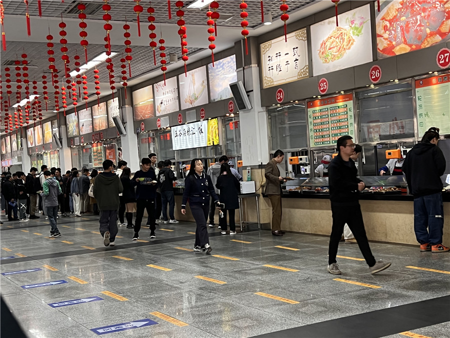 How are the Canteens/Dining Rooms in Universities of China? WentChina - Your Ultimate Guide to Studying in China How are the Canteens/Dining Rooms in Universities of China?