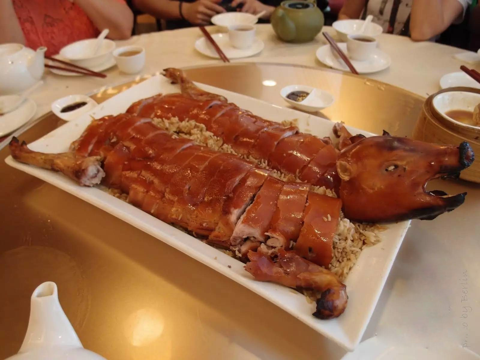 Roast Suckling Pig 烧乳猪 WentChina - Your Ultimate Guide to Studying in China Roast Suckling Pig 烧乳猪
