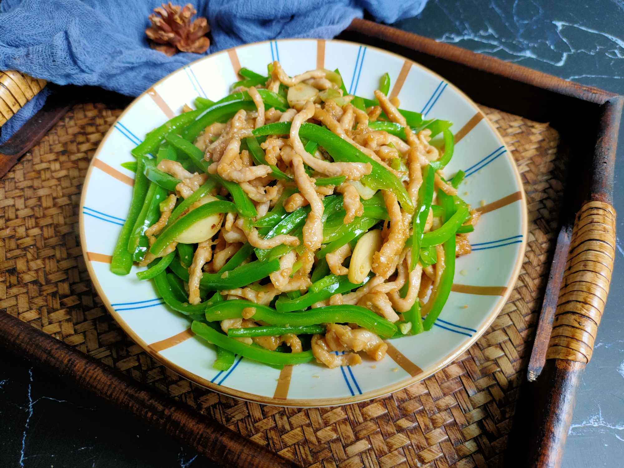 Shredded Pork with Green Pepper 青椒肉丝