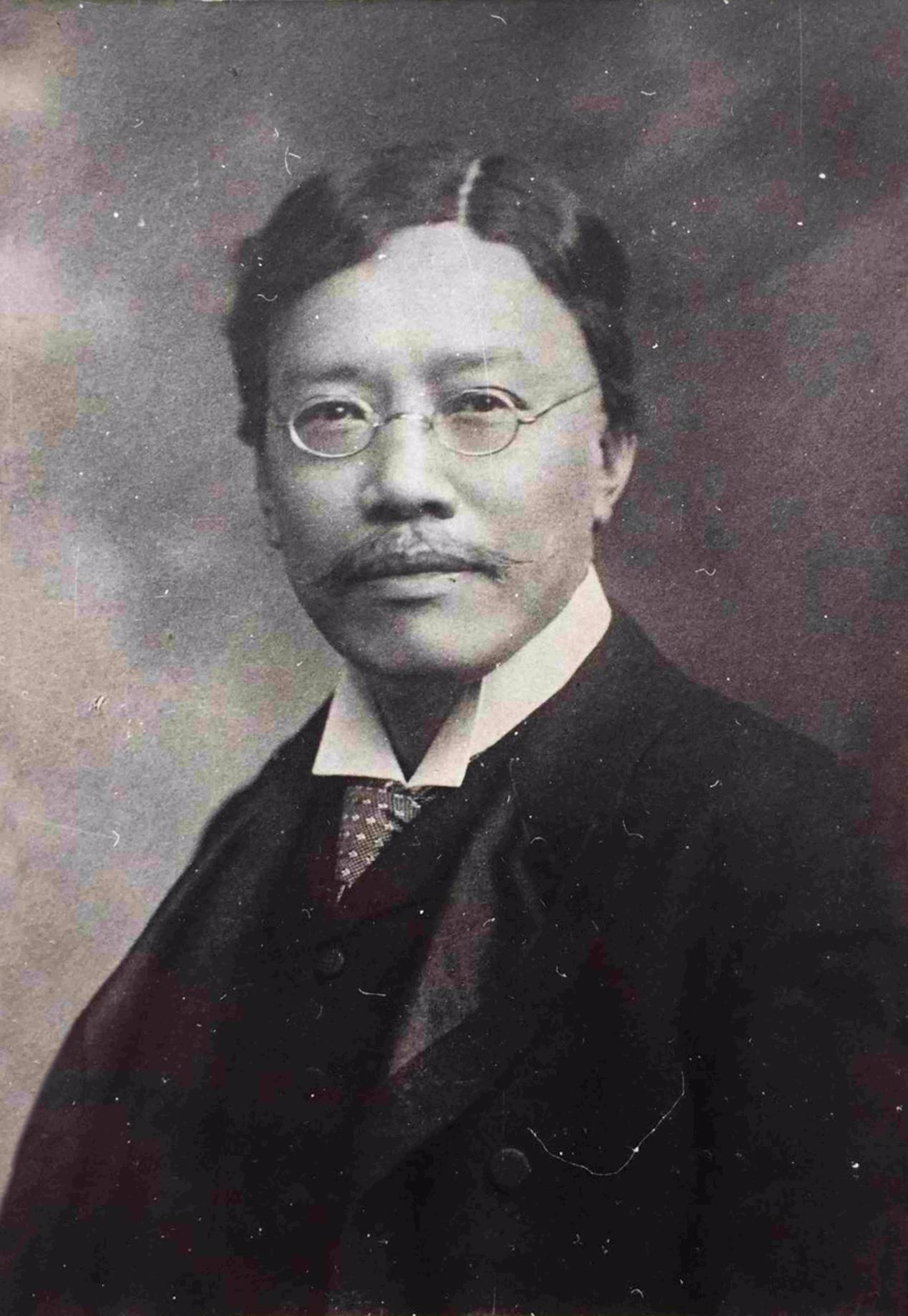 Yan Fu 严复