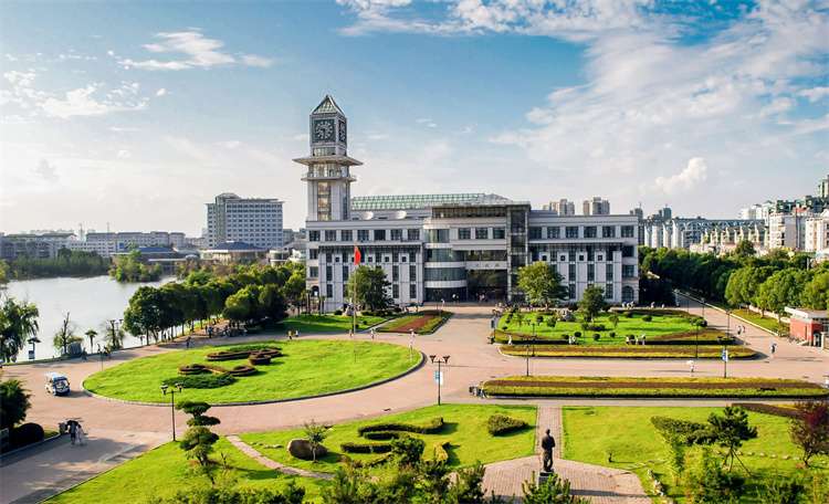 2024 Zhongnan University of Economics and Law International Student Enrollment Brochure 2024年中南财经政法大学国际学生招生简章 WentChina - Your Ultimate Guide to Studying in China 2024 Zhongnan University of Economics and Law International Student Enrollment Brochure 2024年中南财经政法大学国际学生招生简章