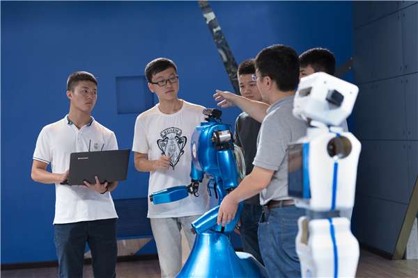 Admission Brochure: Undergraduate programs of UESTC - 1 of the best university in China WentChina - Your Ultimate Guide to Studying in China Undergraduate programs of UESTC