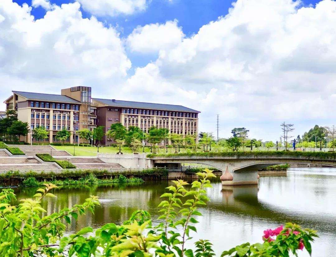 2024 Jinan University School of Art/Pearl River Film Academy Art Major Enrollment Brochure (Overseas) 2024暨南大学年艺术学院/珠江电影学院艺术类专业招生简章(境外) WentChina - Your Ultimate Guide to Studying in China 2024 Jinan University School of Art/Pearl River Film Academy Art Major Enrollment Brochure (Overseas) 2024暨南大学年艺术学院/珠江电影学院艺术类专业招生简章(境外)