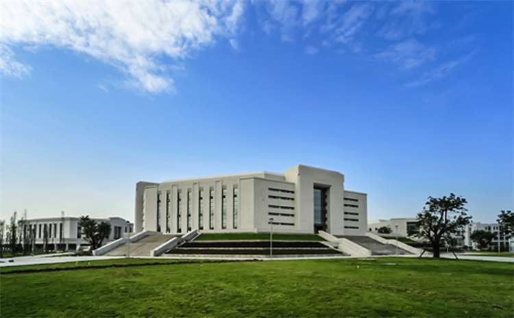2024 Xidian University Enrollment Prospectus for the International Undergraduate Program 2024年西安电子科技大学国际学生本科生项目招生简章 WentChina - Your Ultimate Guide to Studying in China 2024 Xidian University Enrollment Prospectus for the International Undergraduate Program 2024年西安电子科技大学国际学生本科生项目招生简章