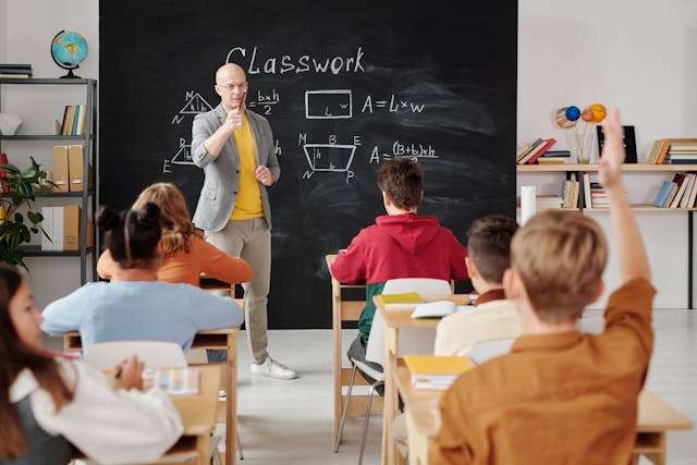Recruiting Part-Time Native English Teacher 浙江大学外国语学院继续教育中心2024年7月招聘兼职英语外教
