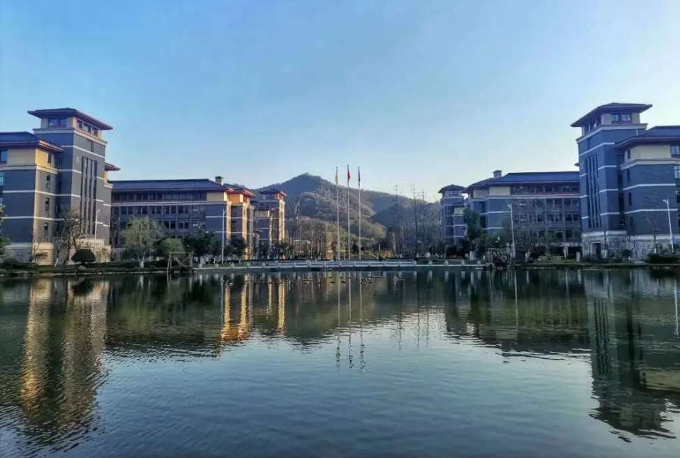 2024 Hangzhou Medical College Recruitment Brochure for Self funded Foreign Students to Study for a Master's Degree in Basic Medicine 2024年杭州医学院招收自费外国来华留学生攻读基础医学硕士学位研究生招生简章 WentChina - Your Ultimate Guide to Studying in China 2024 Hangzhou Medical College Recruitment Brochure for Self funded Foreign Students to Study for a Master's Degree in Basic Medicine 2024年杭州医学院招收自费外国来华留学生攻读基础医学硕士学位研究生招生简章