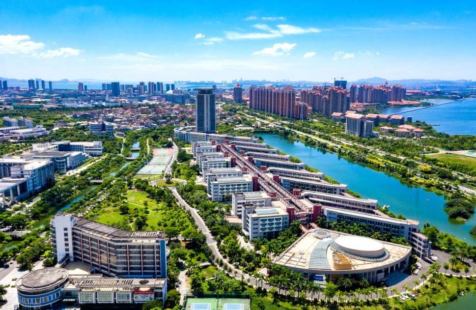 Enrollment Brochure | HUAQIAO UNIVERSITY 2025 Enrollment Brochure for Undergraduate/Preparatory Programs in Hongkong 招生簡章 | 華僑大學2025年面向香港地區本/預科招生簡章 WentChina - Your Ultimate Guide to Studying in China Enrollment Brochure | HUAQIAO UNIVERSITY 2025 Enrollment Brochure for Undergraduate/Preparatory Programs in Hongkong 招生簡章 | 華僑大學2025年面向香港地區本/預科招生簡章