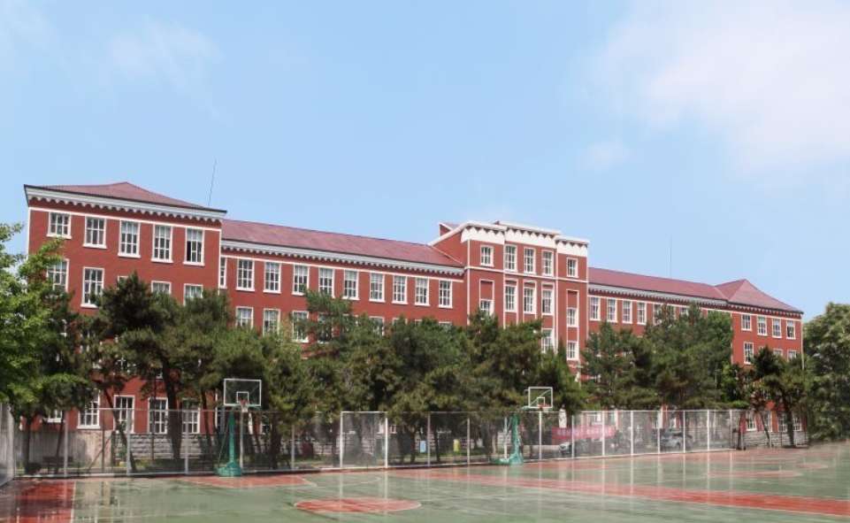 Admissions Brochure for Undergraduate International Students at Liaoning University of Traditional Chinese Medicine 2026 WentChina - Your Ultimate Guide to Studying in China Liaoning University of Traditional Chinese Medicine