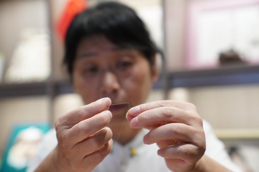 Centuries-old hair embroidery in east China’s Jiangxi