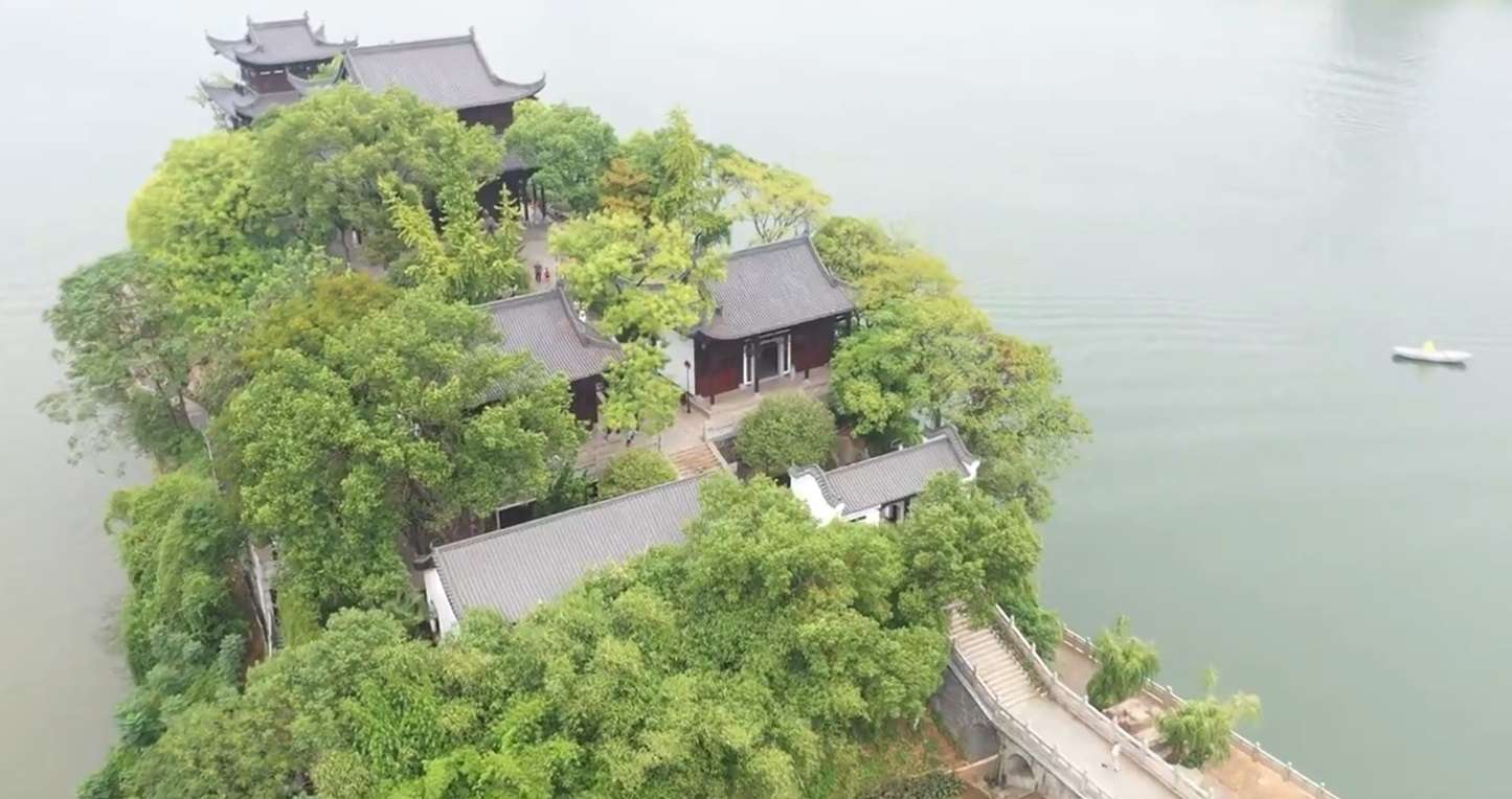 Explore thousand-year-old Chinese academy with Pakistani friends