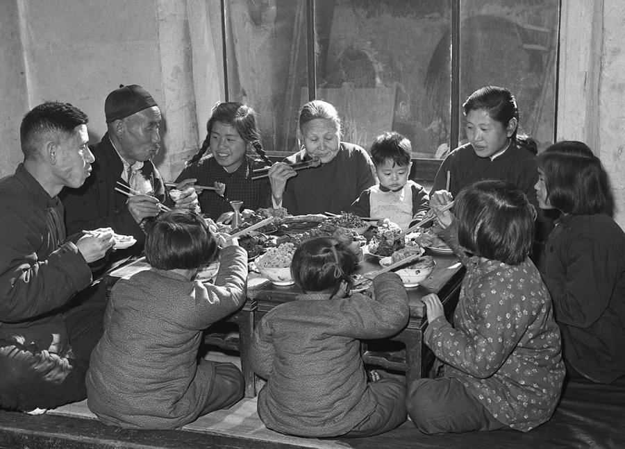 Changing Chinese dining culture over past decades