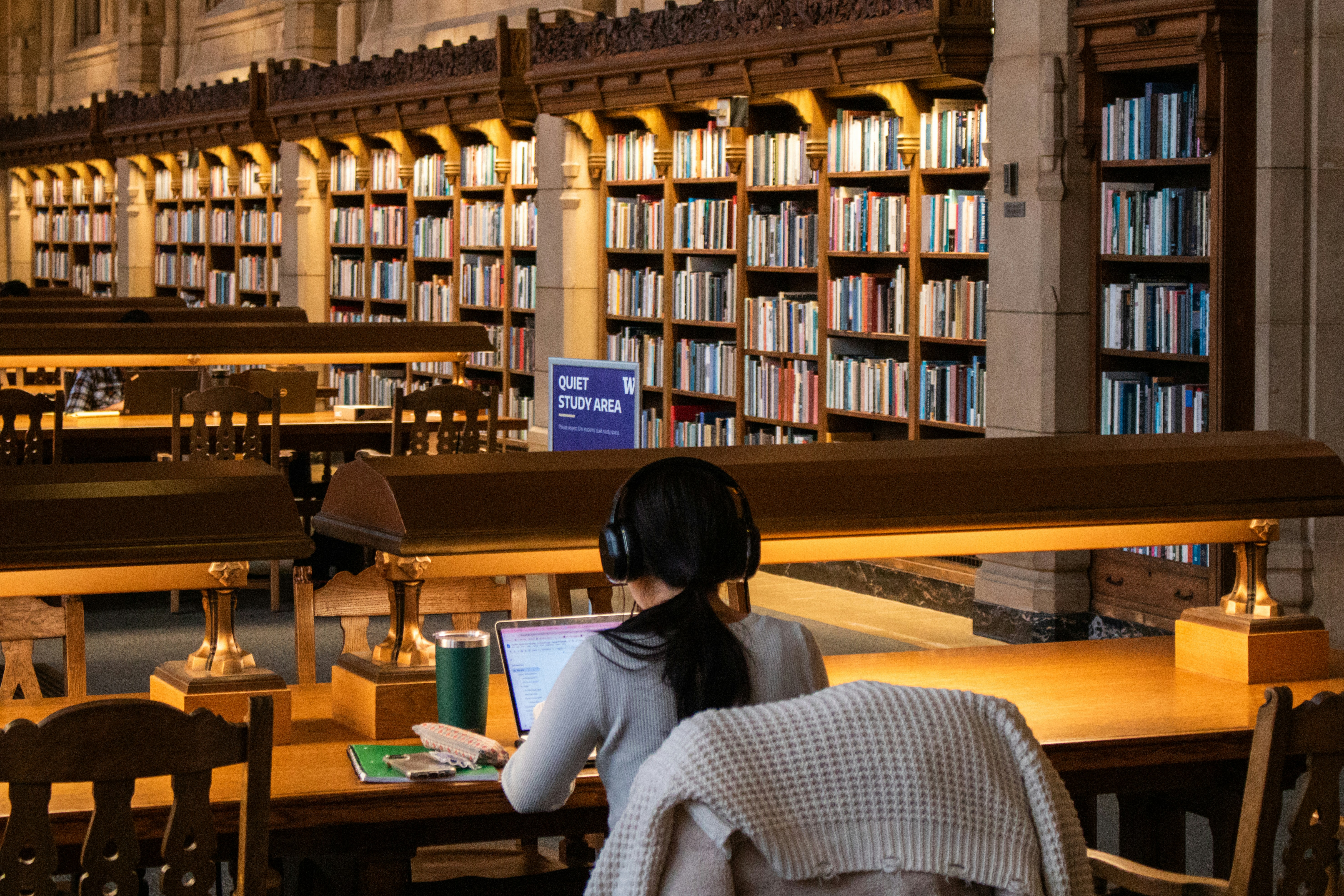 Complete Guide for Japanese Students to Study in China 2026: Chinese Language, Engineering, Business, MBBS, Scholarships, and Visa WentChina - Your Ultimate Guide to Studying in China Japanese and Chinese students studying together at a modern university library in China